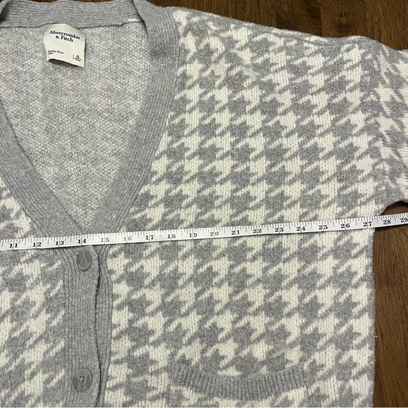 Abercrombie and Fitch Gray and White Houndstooth Cardigan XL Women’s Cozy - Picture 9 of 11